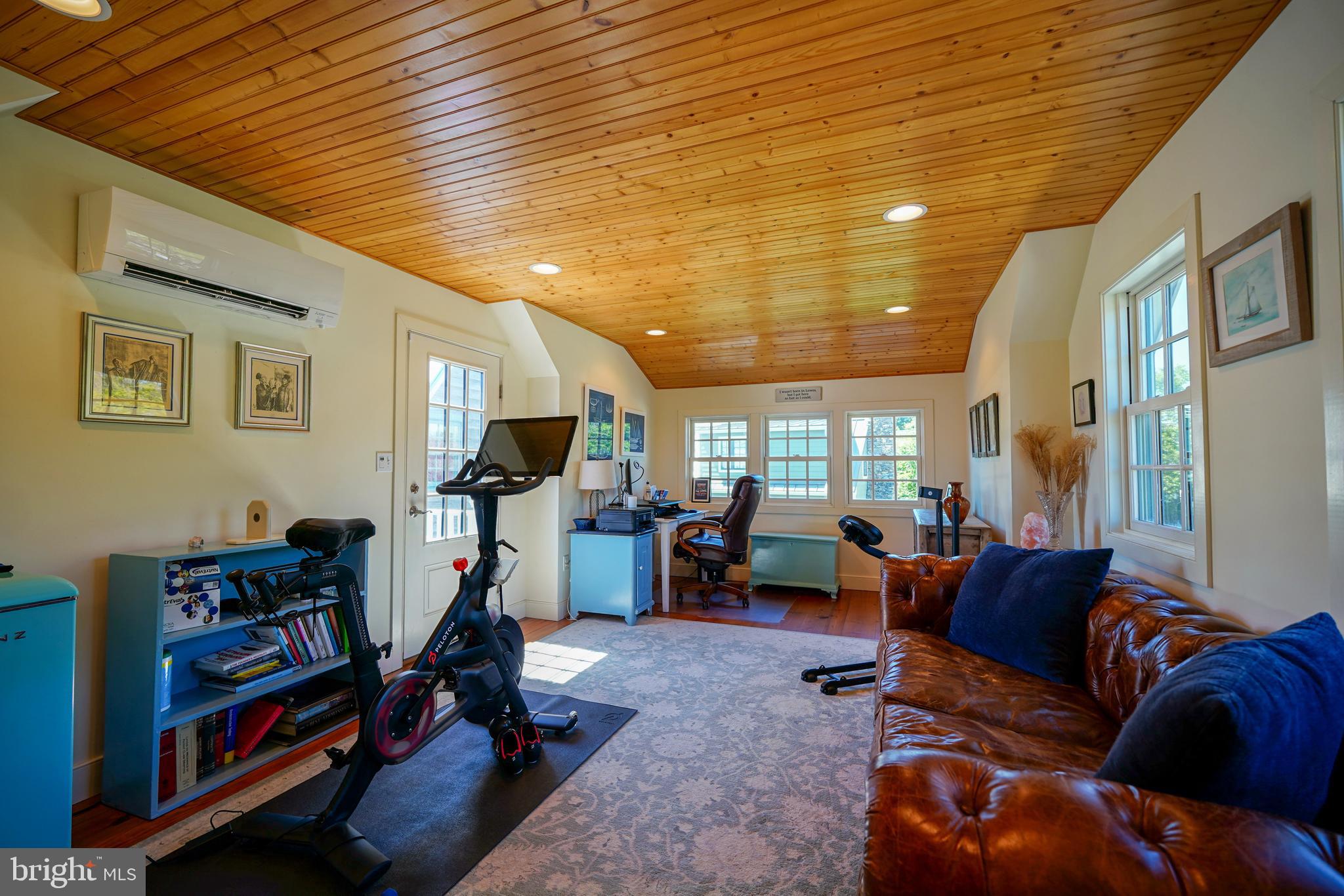 SHIPCARPENTER SQ - Residential