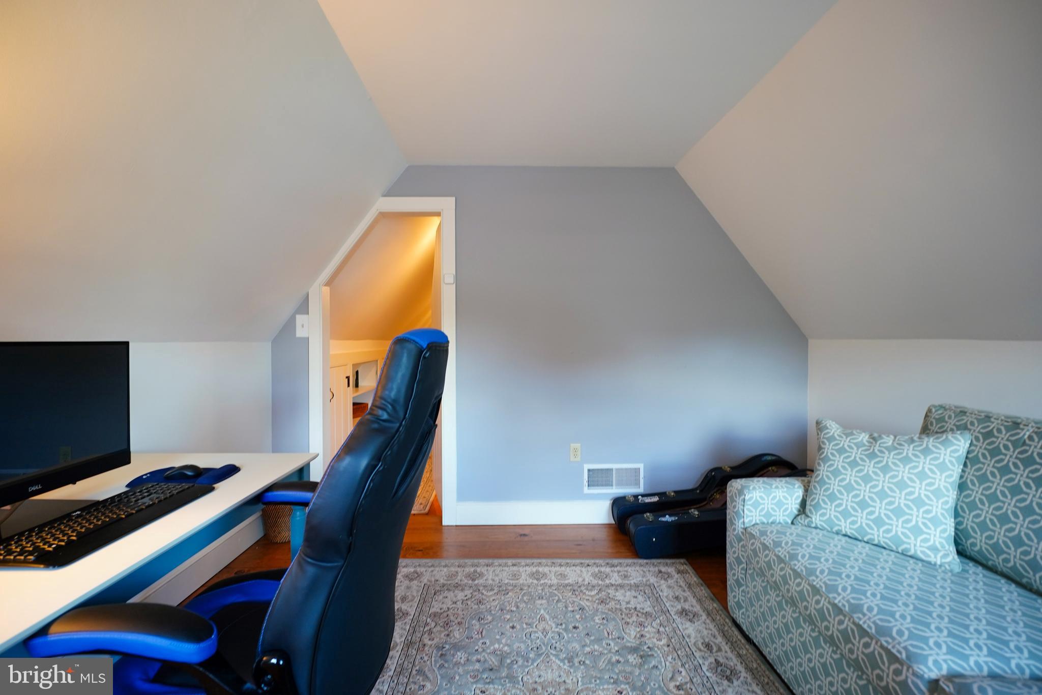 SHIPCARPENTER SQ - Residential