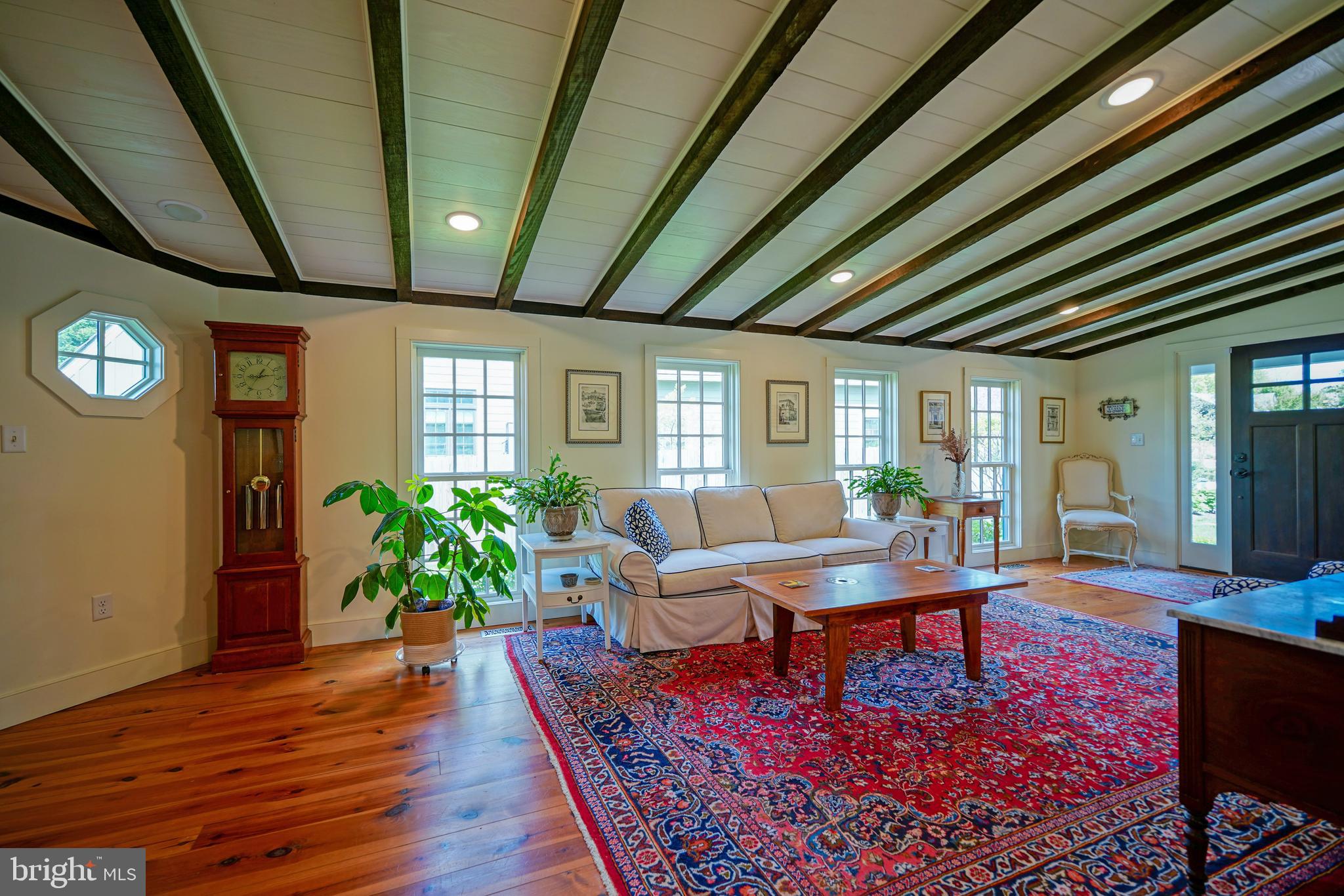SHIPCARPENTER SQ - Residential