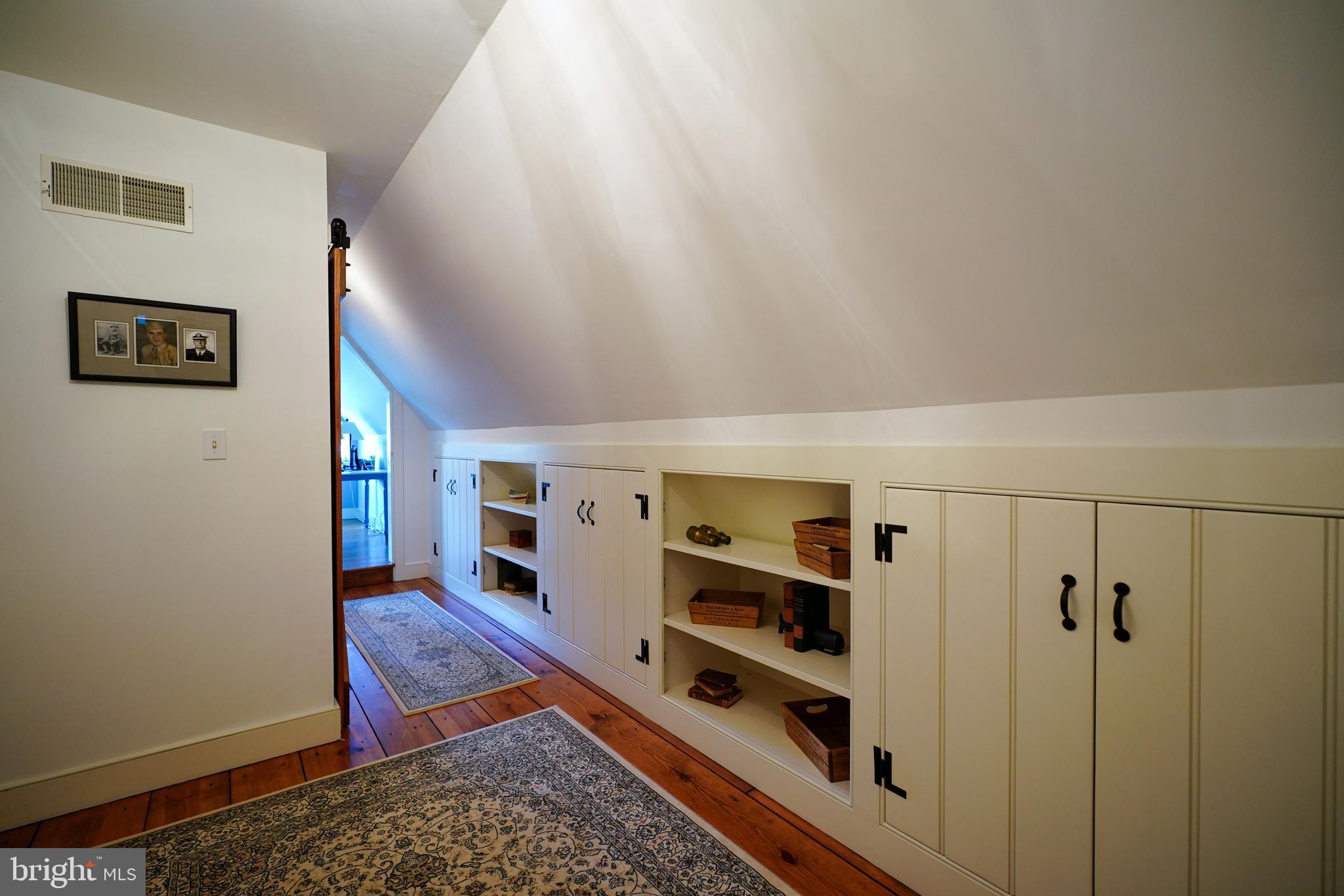 SHIPCARPENTER SQ - Residential