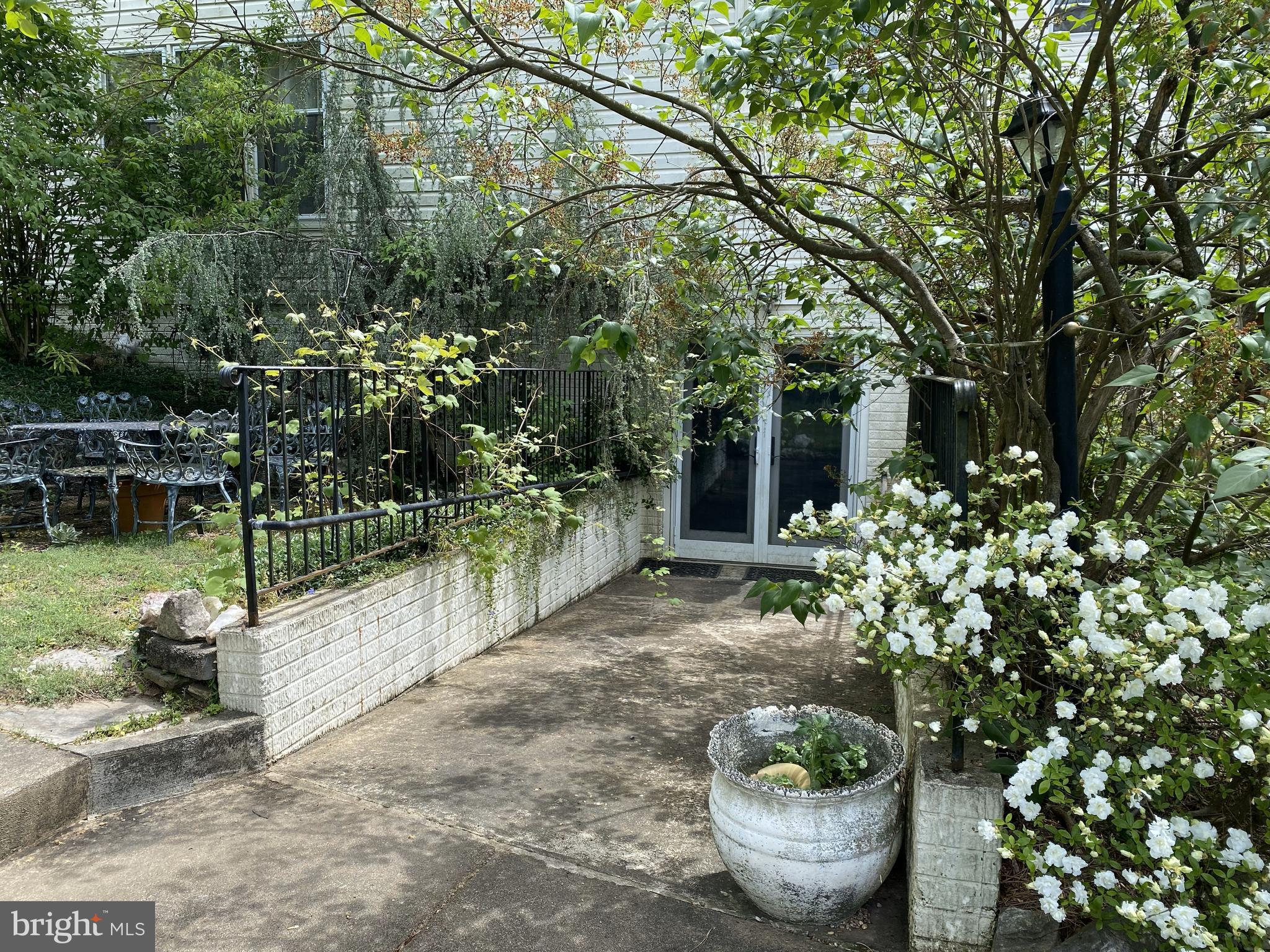 FOX MEADOW - Residential