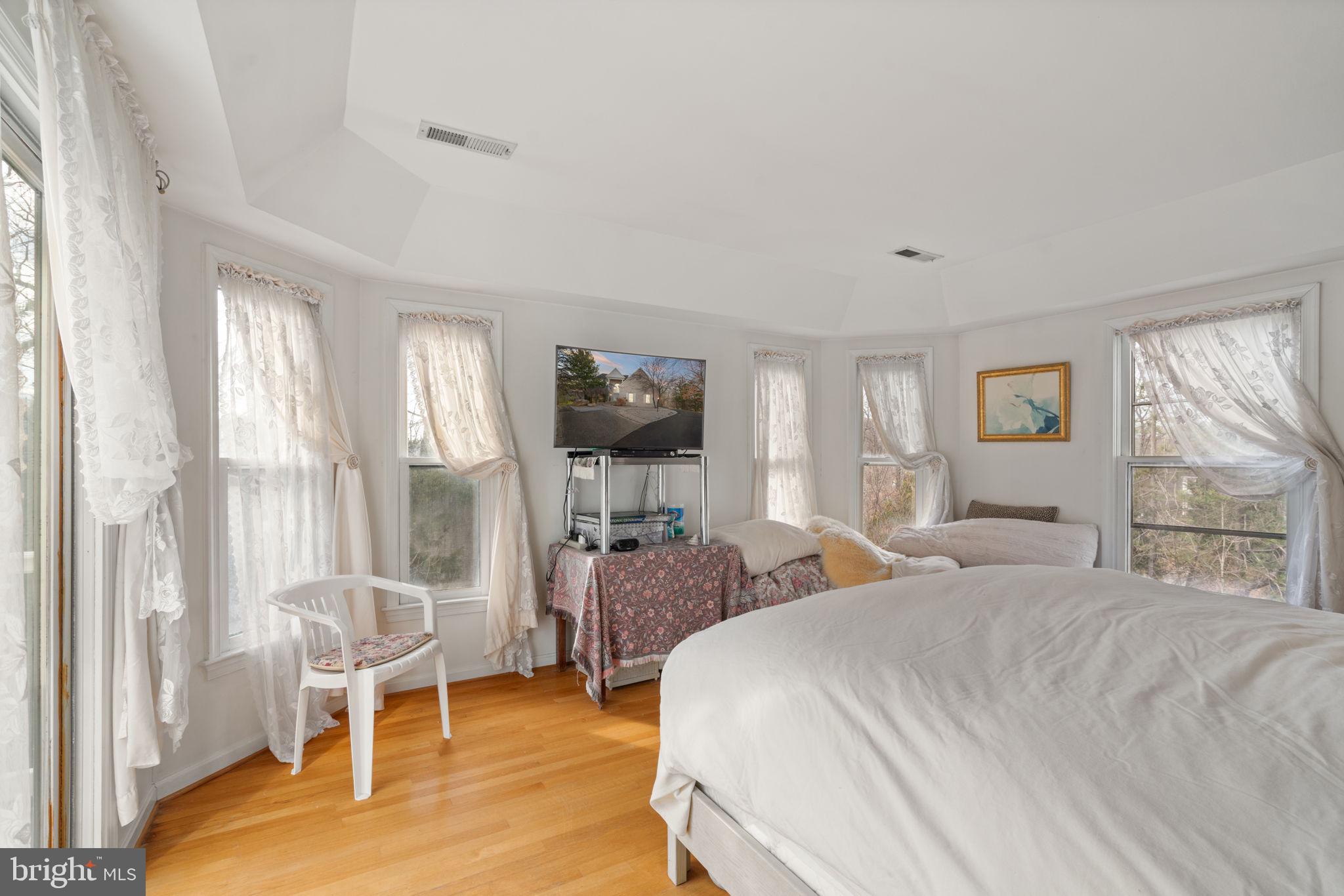 FOX MEADOW - Residential