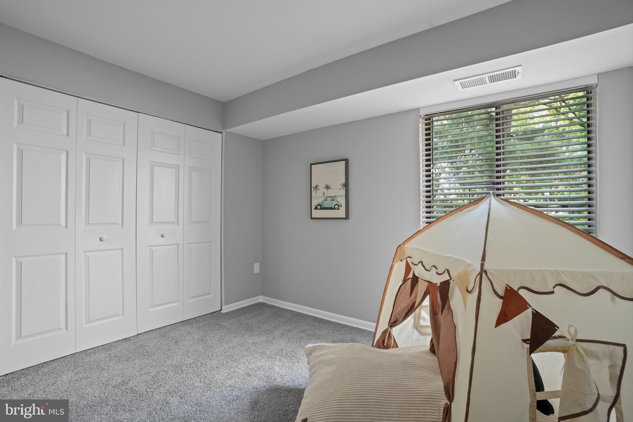 SHADOW OAKS - Residential