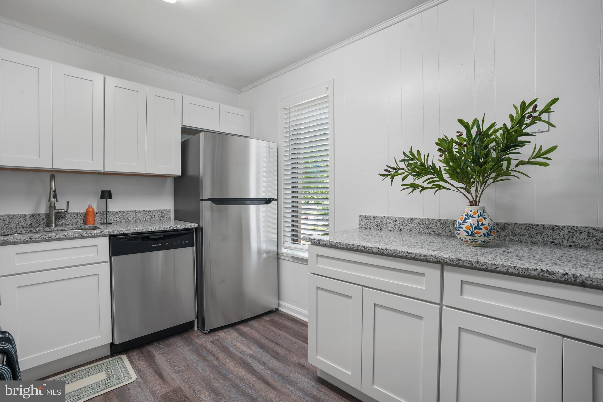 SHADOW OAKS - Residential