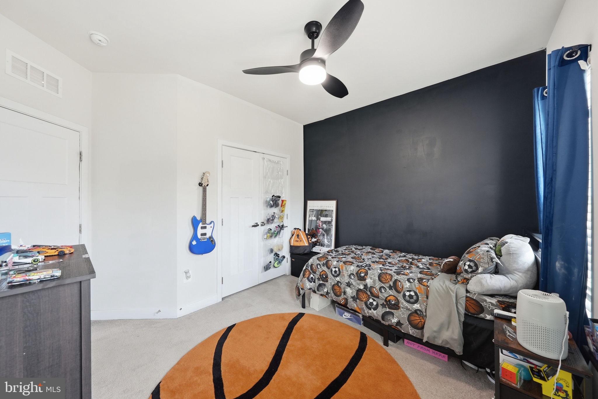 WESTCHESTER SQUARE - Residential