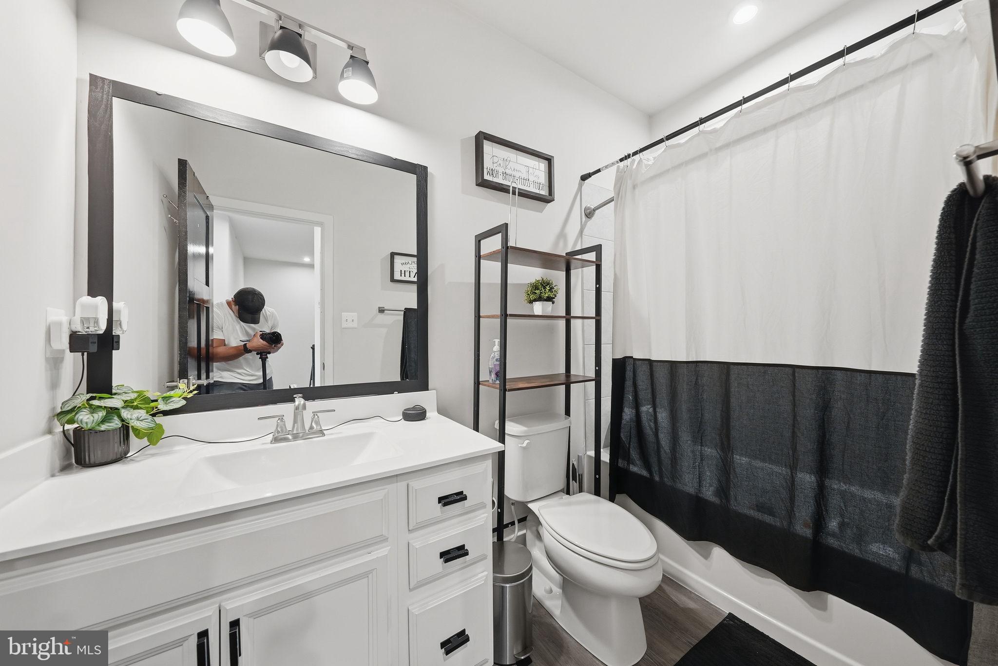 WESTCHESTER SQUARE - Residential