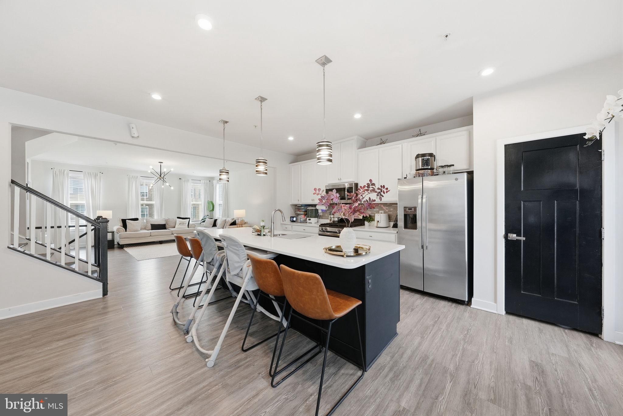 WESTCHESTER SQUARE - Residential