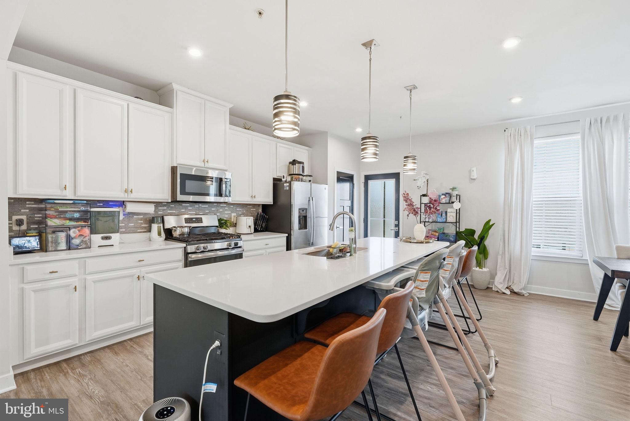 WESTCHESTER SQUARE - Residential