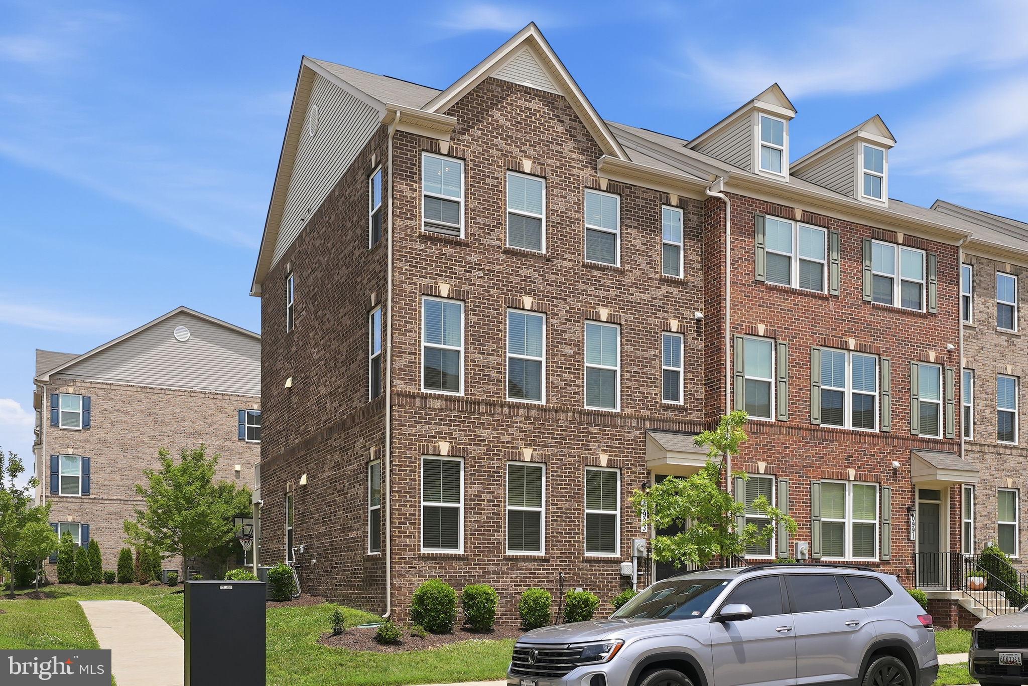WESTCHESTER SQUARE - Residential