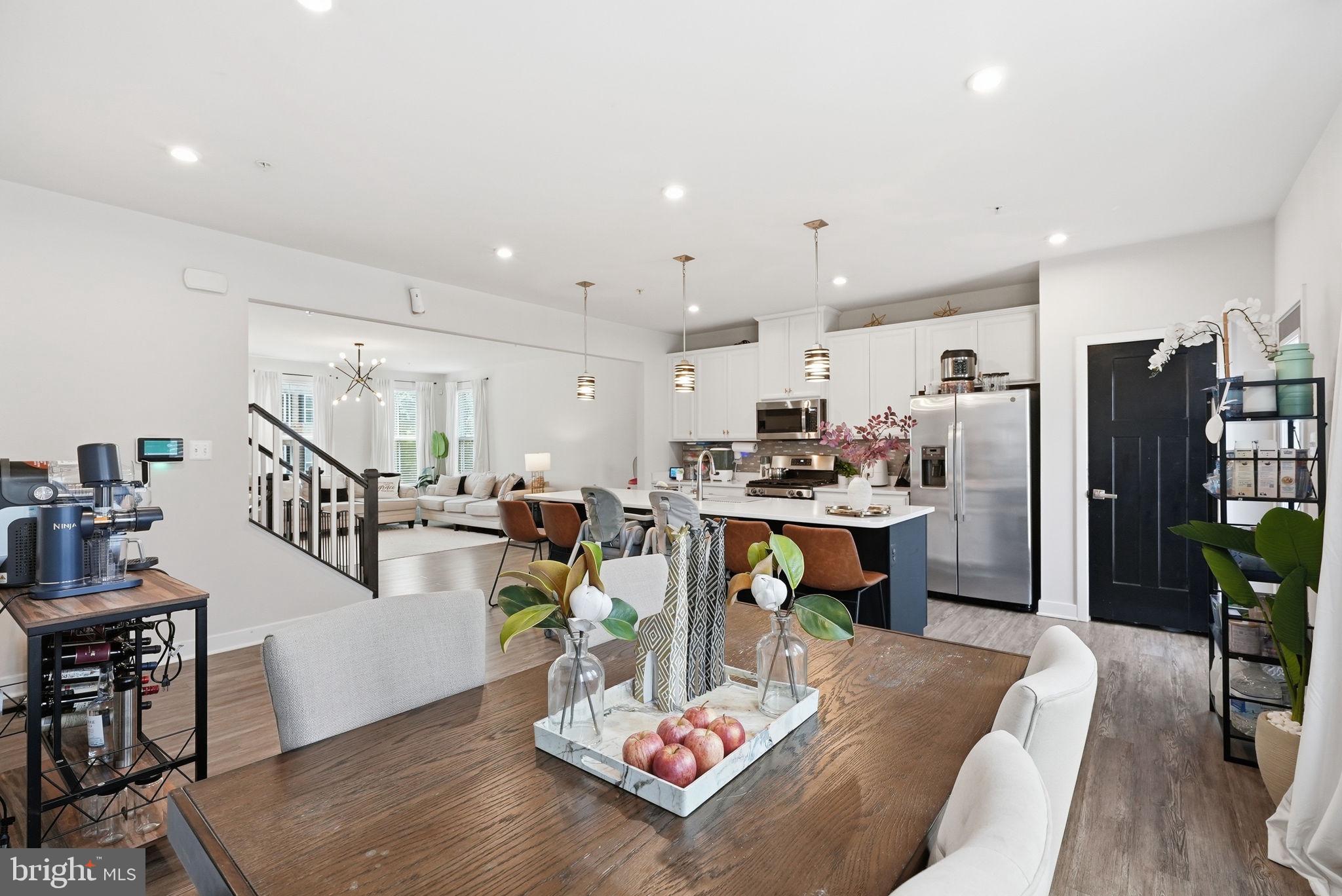 WESTCHESTER SQUARE - Residential