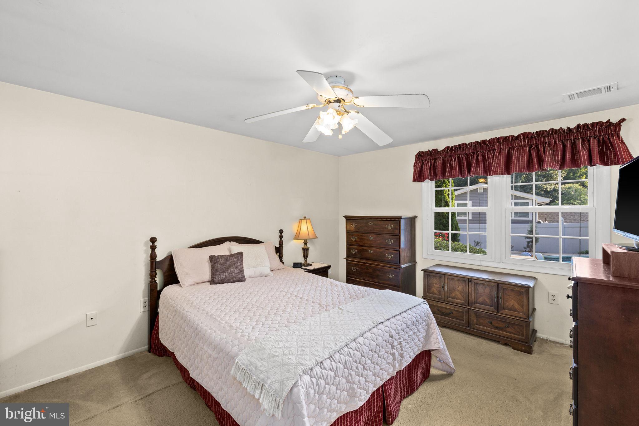 BREEZEWOOD - Residential