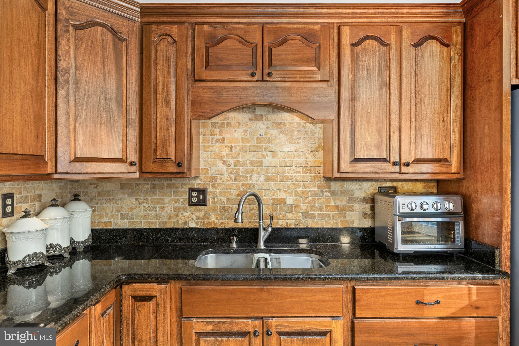 BREEZEWOOD - Residential