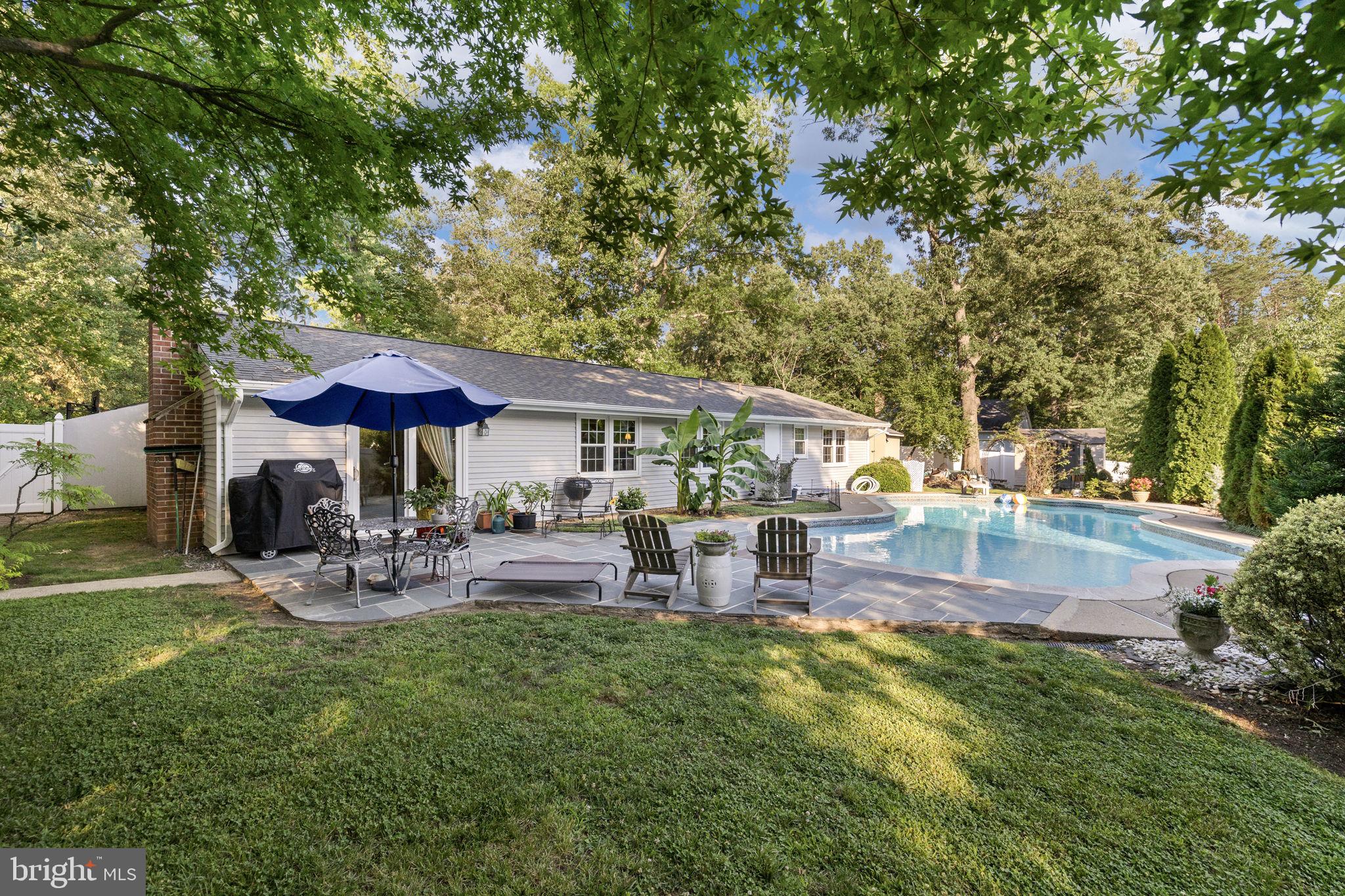 BREEZEWOOD - Residential