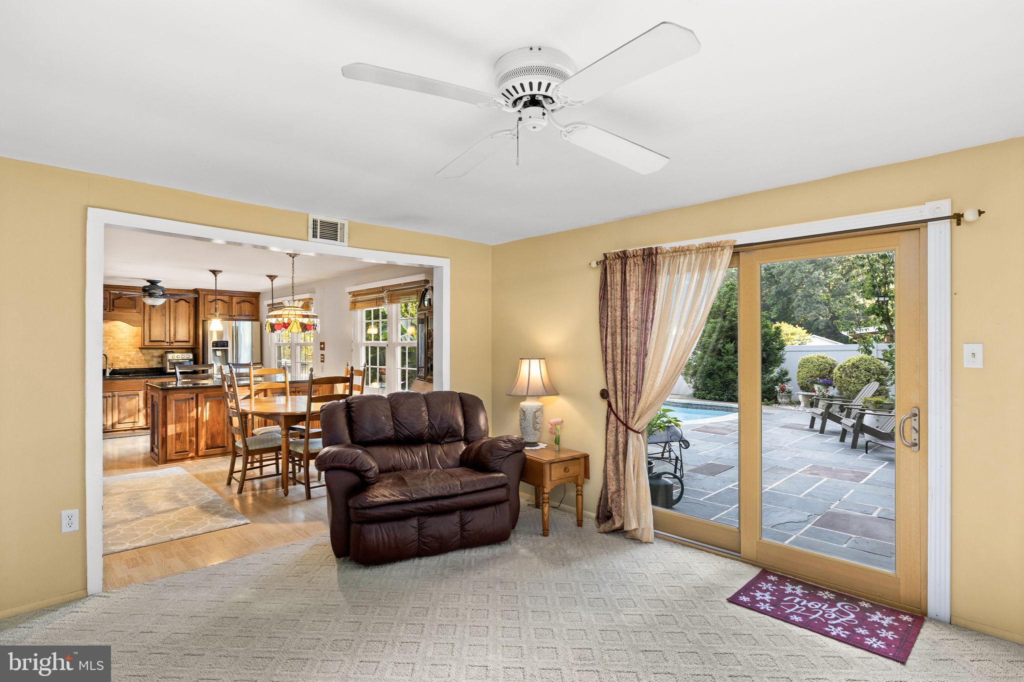 BREEZEWOOD - Residential