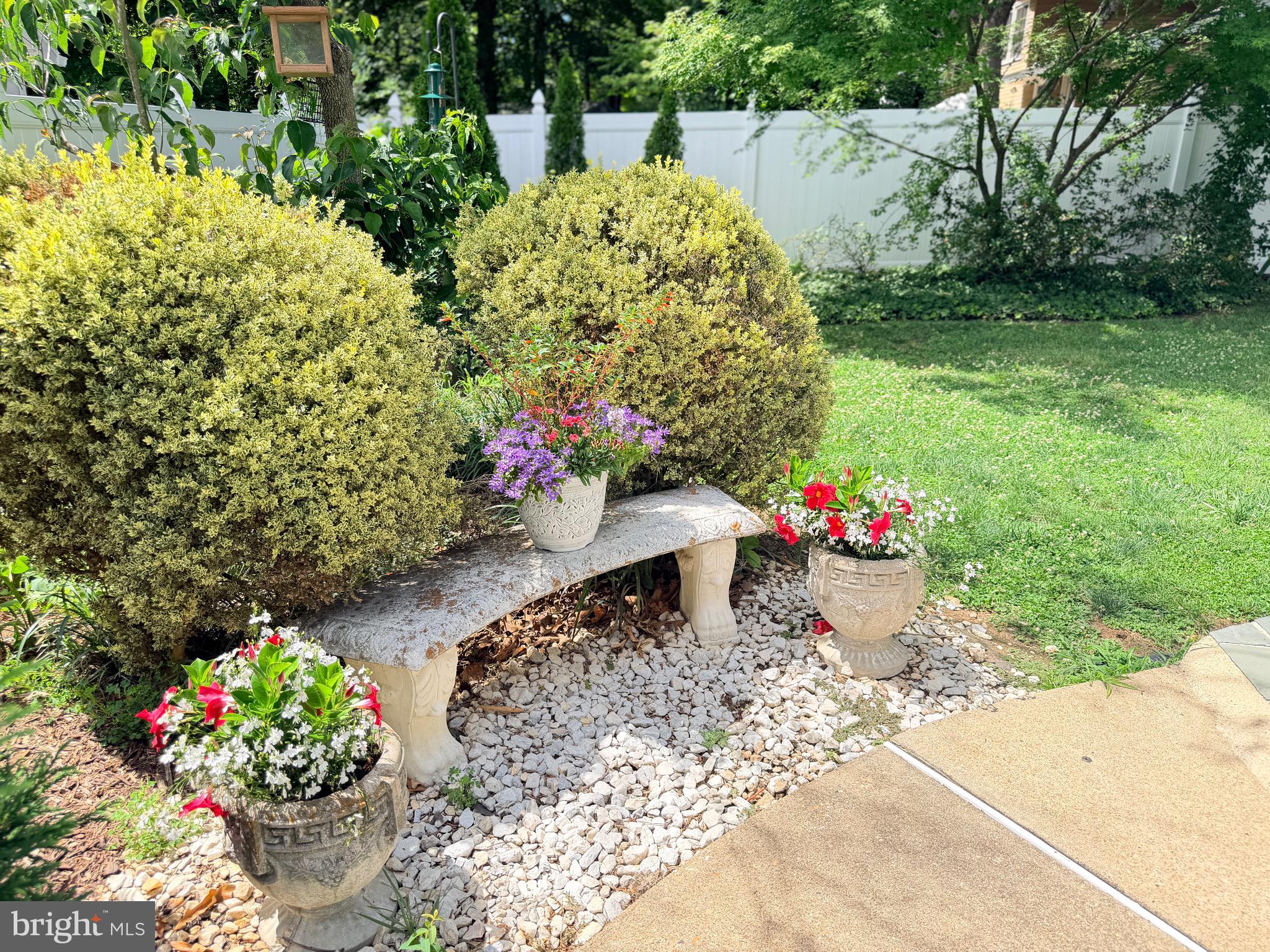 BREEZEWOOD - Residential