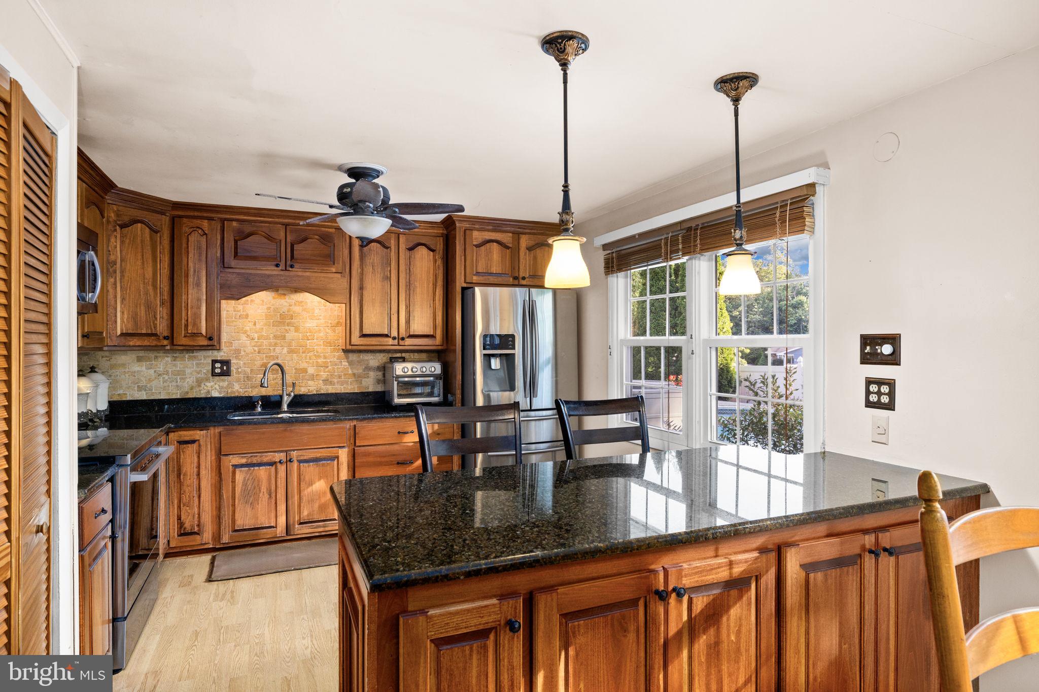 BREEZEWOOD - Residential