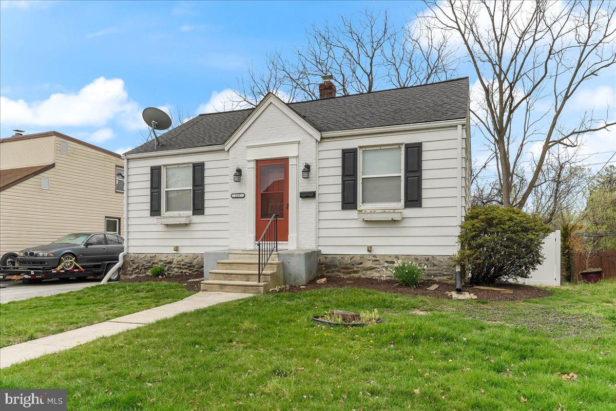 Welcome home to 221 Martin Ln, a charming detached single-family home in the heart of Norwood that delivers pristine, low-maintenance living at an unbeatable $269,900. The moment you step inside, light pours through crisp windows and bounces off fresh, neutral paint, creating a seamless flow that instantly feels bright, open, and effortless. Everything throughout the residence is just a few years young, so you can skip the weekend projects and get straight to enjoying Delco living. Head down to the full, unfinished basement to find all the extra storage space, home gym potential, or workshop room you could ever need. Outside, the fully fenced backyard is your own private setup for summer cookouts, catching up with neighbors, or giving the dogs plenty of room to run loose. Situated right in the Interboro School District, you’re just blocks from local favorites like the Norwood Public Library and Norwood Park, grabbing a bite at Erin Pub or grabbing coffee down Chester Pike. Best of all, commuting is an absolute breeze—you're just minutes from the Norwood SEPTA station, quick routes onto I-95 and Route 420, and a straight shot into Philadelphia International Airport or Center City. Finding a standalone home with a yard, modern freshness, and this level of convenience under $270k doesn't happen often in this neighborhood, so schedule your tour and grab it before someone else does!