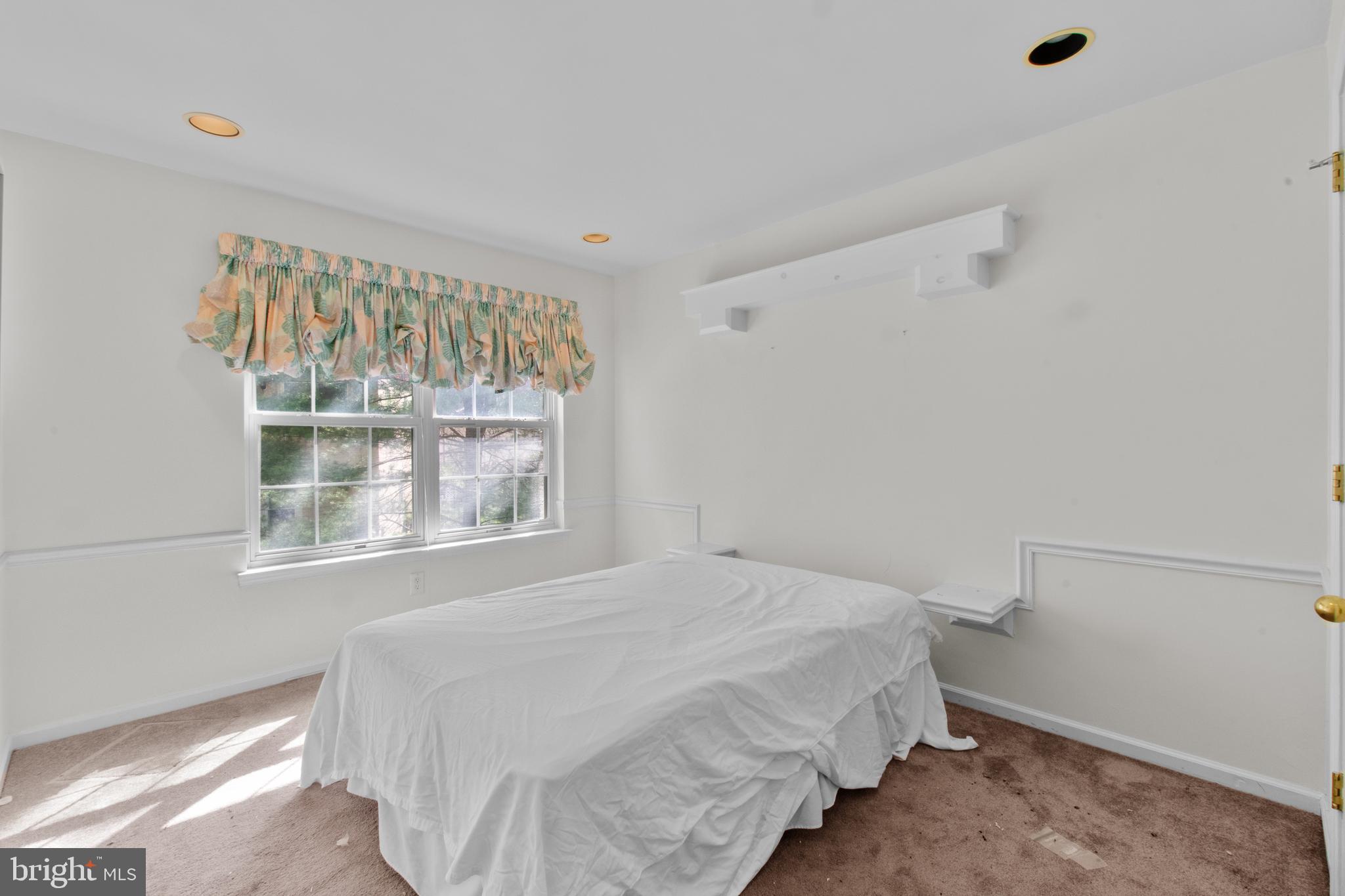 ANDORRA WOODS - Residential