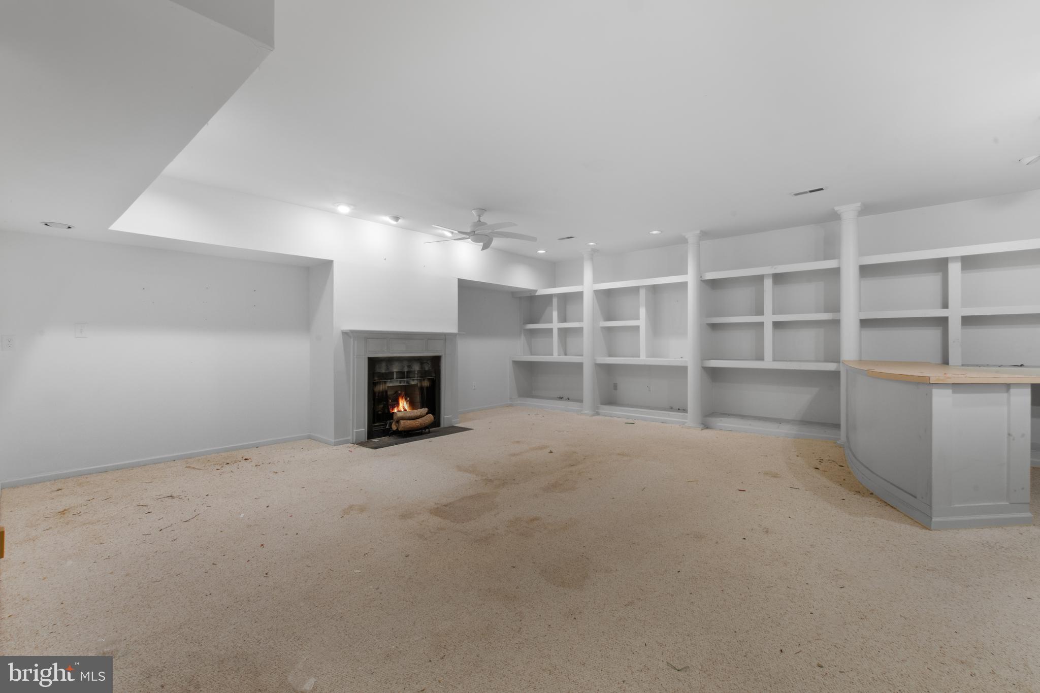 ANDORRA WOODS - Residential