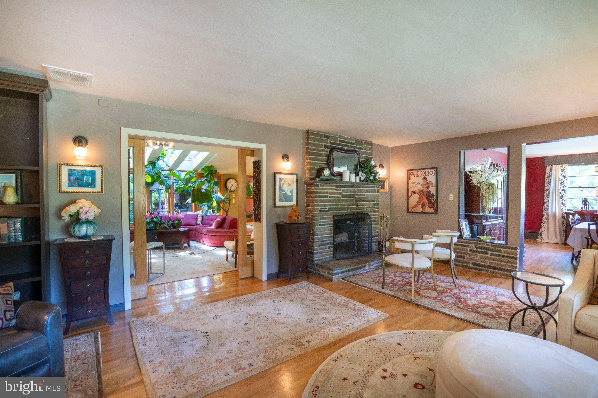 WHITE OAKS - Residential