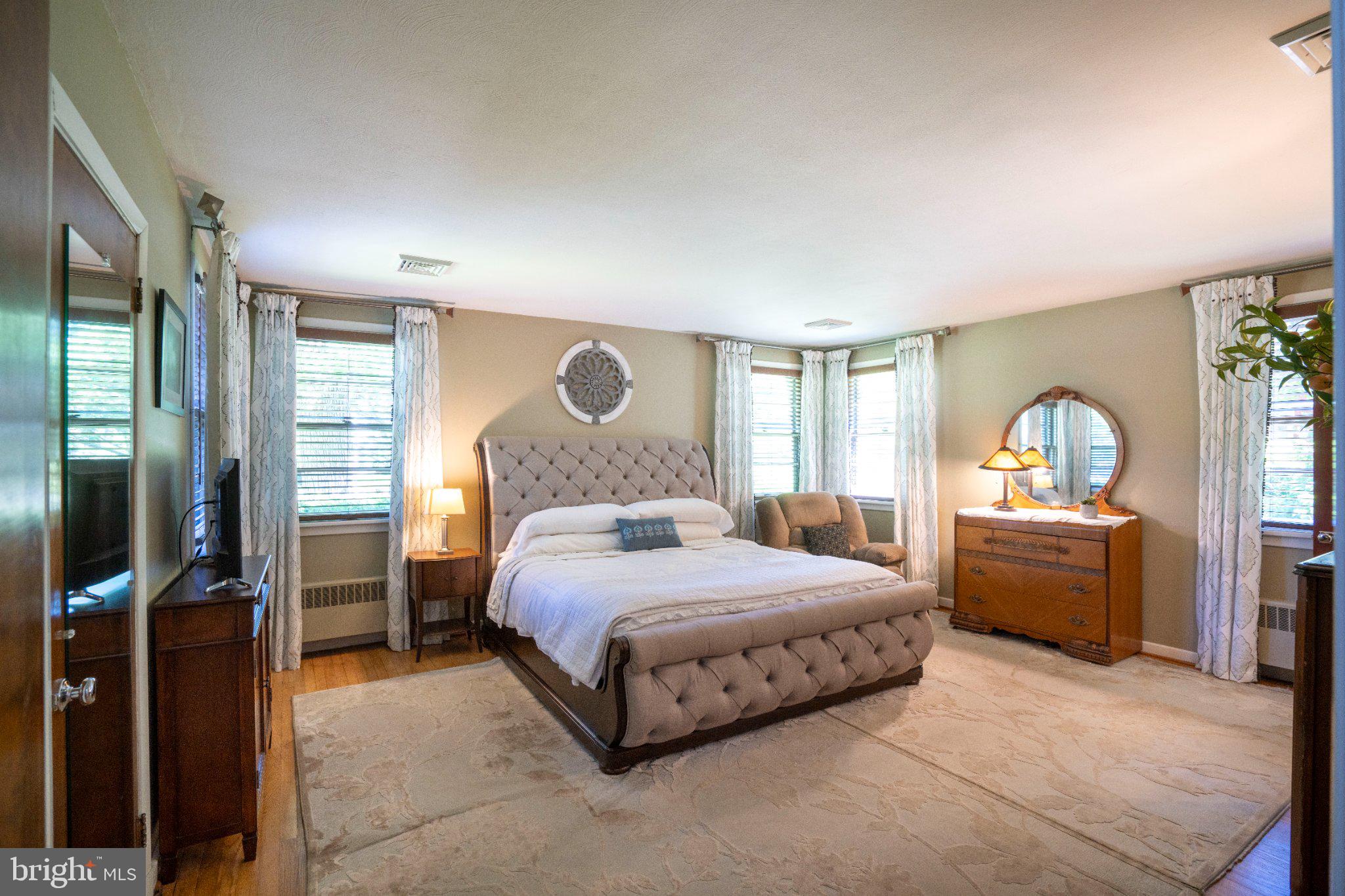 WHITE OAKS - Residential