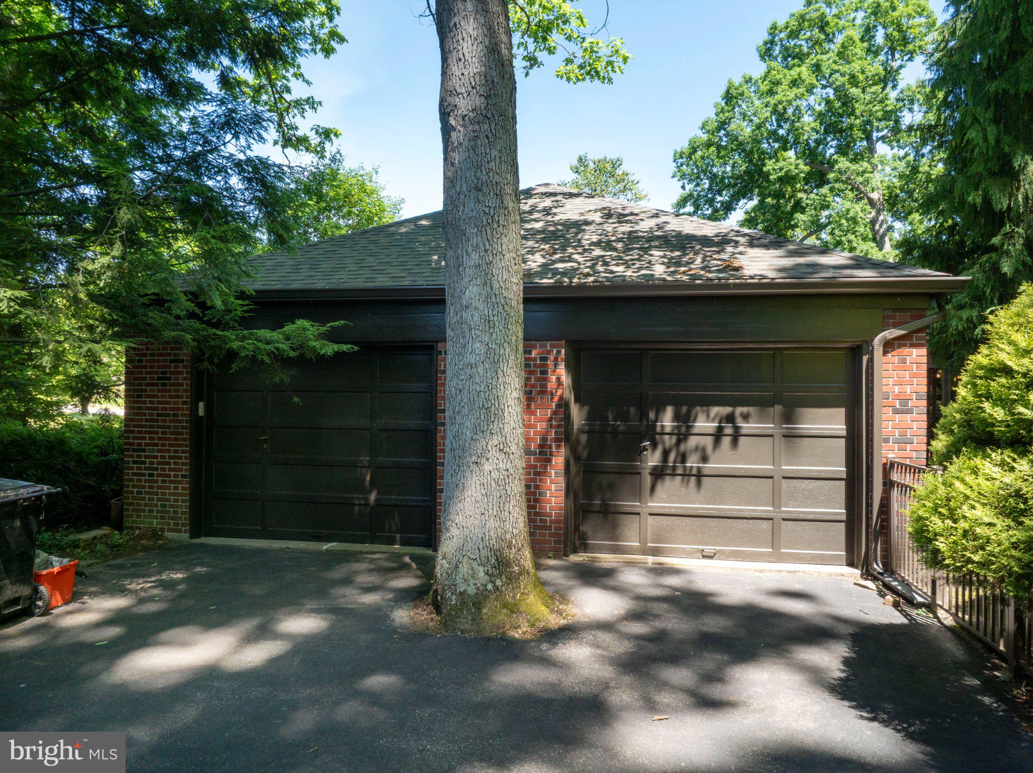 WHITE OAKS - Residential