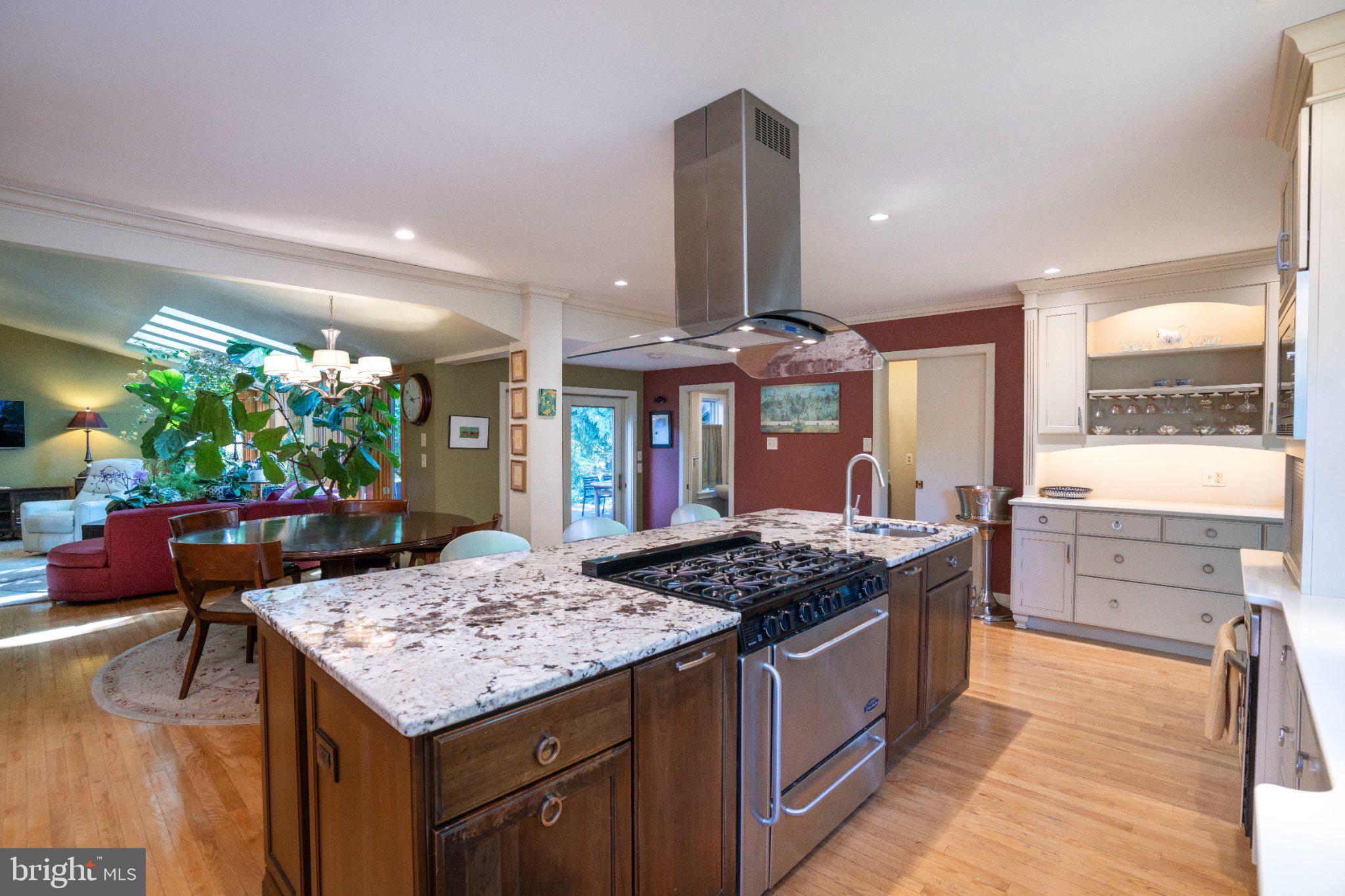 WHITE OAKS - Residential