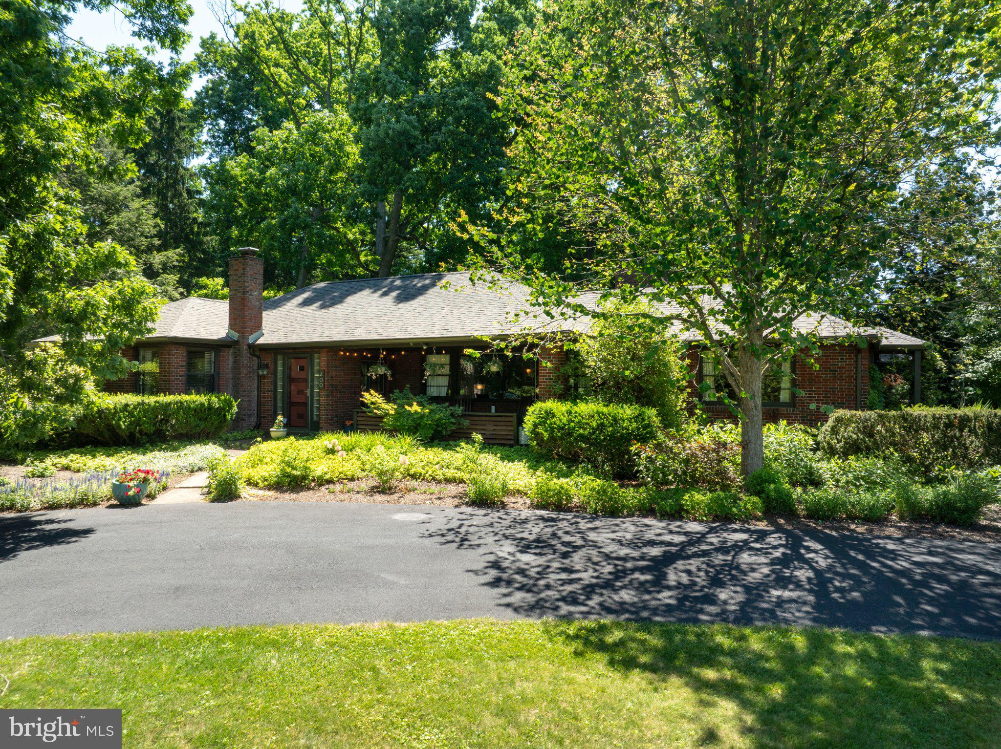 WHITE OAKS - Residential