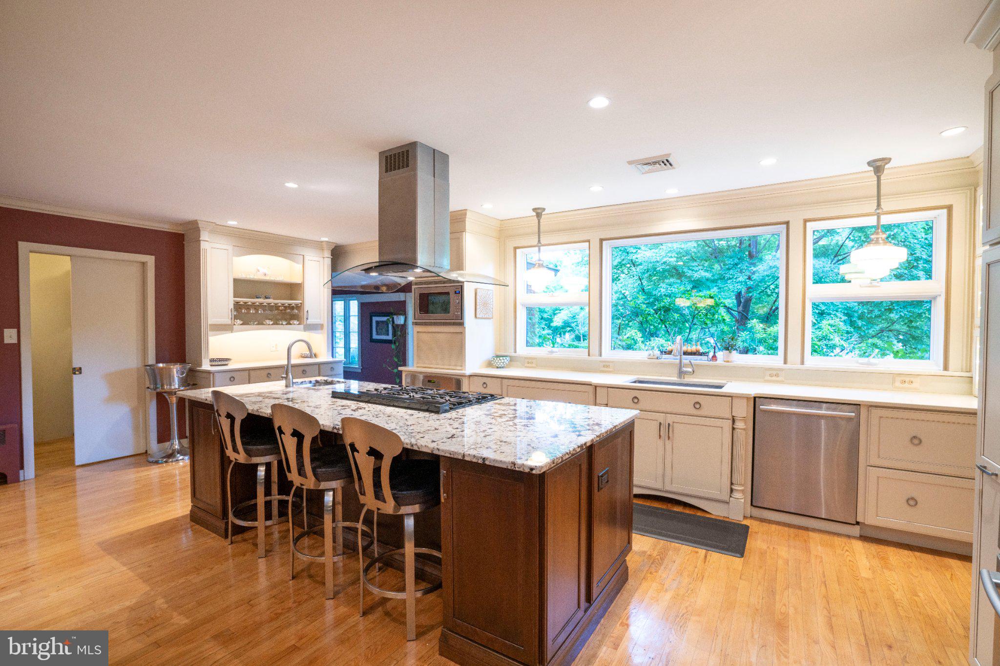 WHITE OAKS - Residential