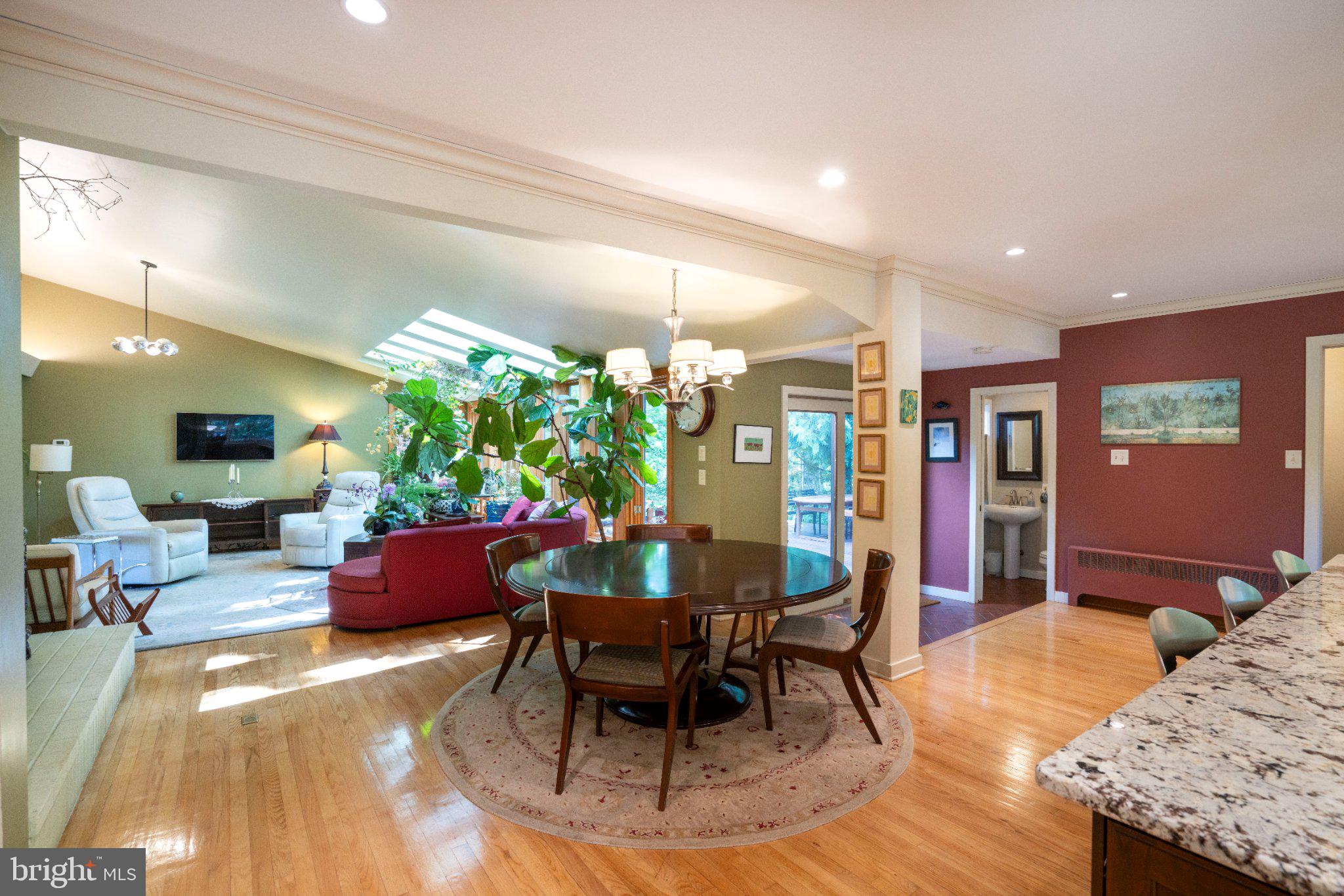 WHITE OAKS - Residential