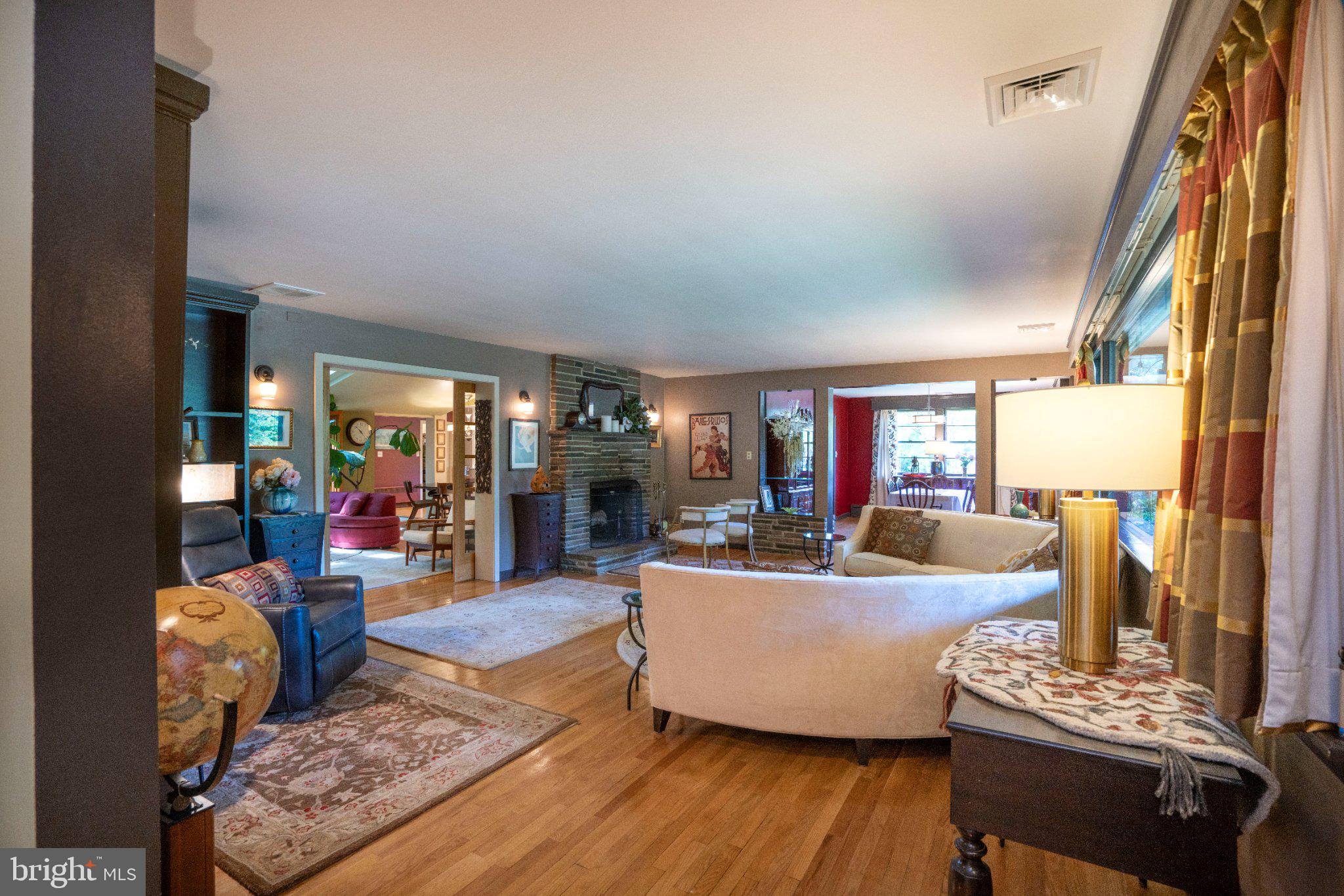 WHITE OAKS - Residential