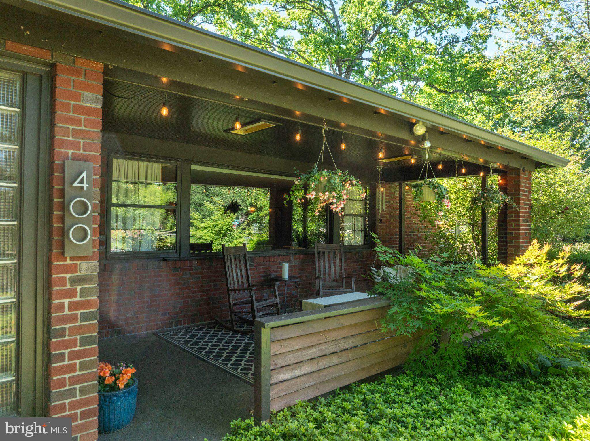 WHITE OAKS - Residential