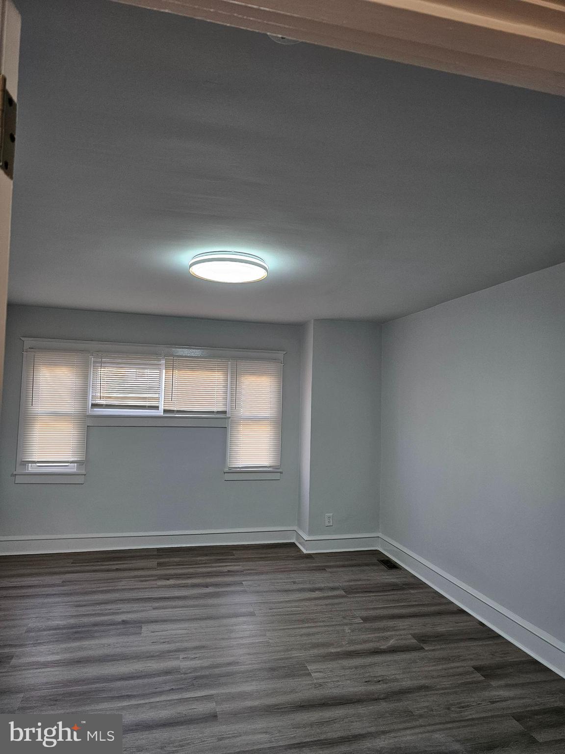 OXFORD CIRCLE - Residential