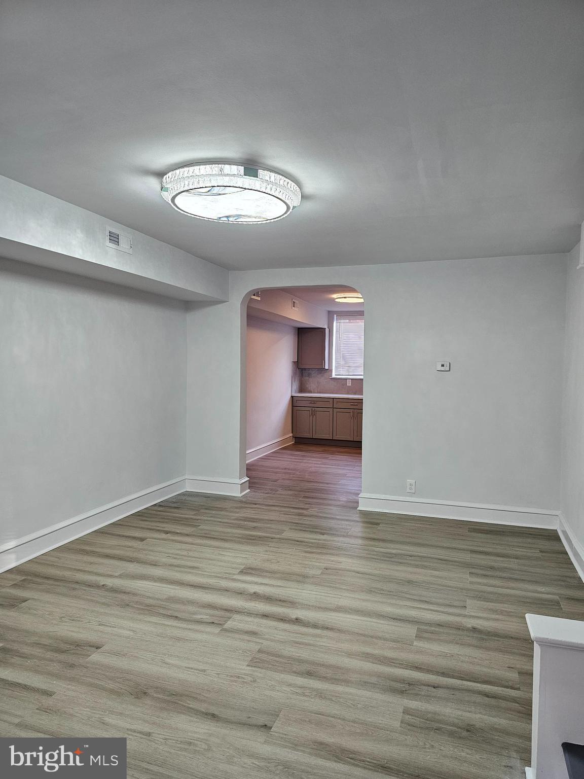 OXFORD CIRCLE - Residential