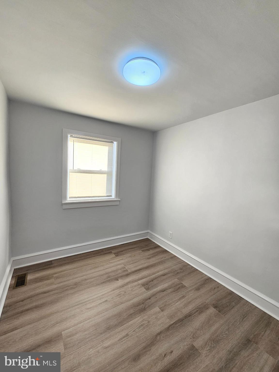 OXFORD CIRCLE - Residential