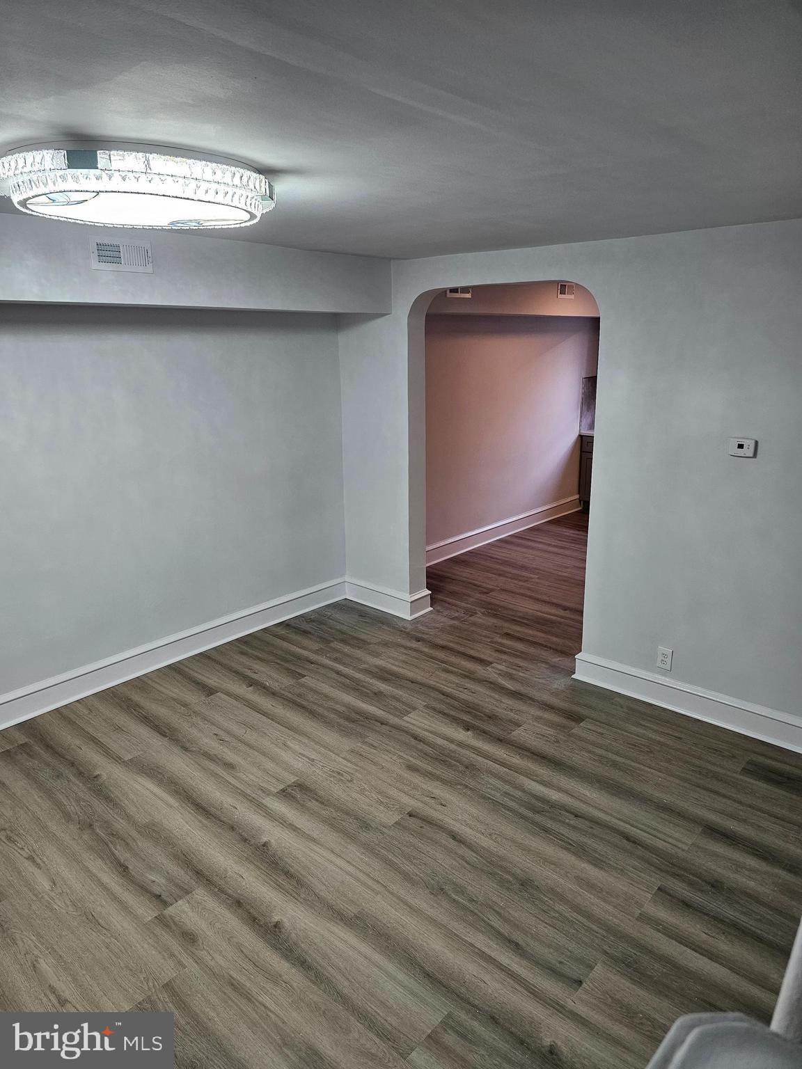 OXFORD CIRCLE - Residential