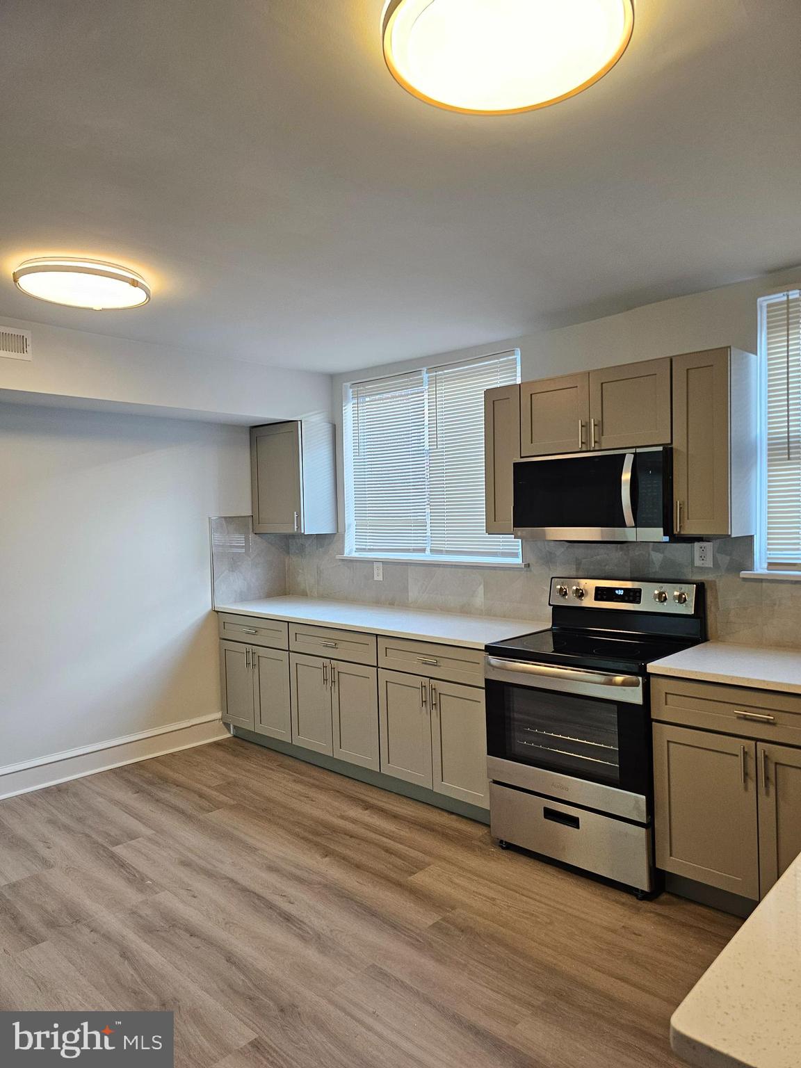 OXFORD CIRCLE - Residential