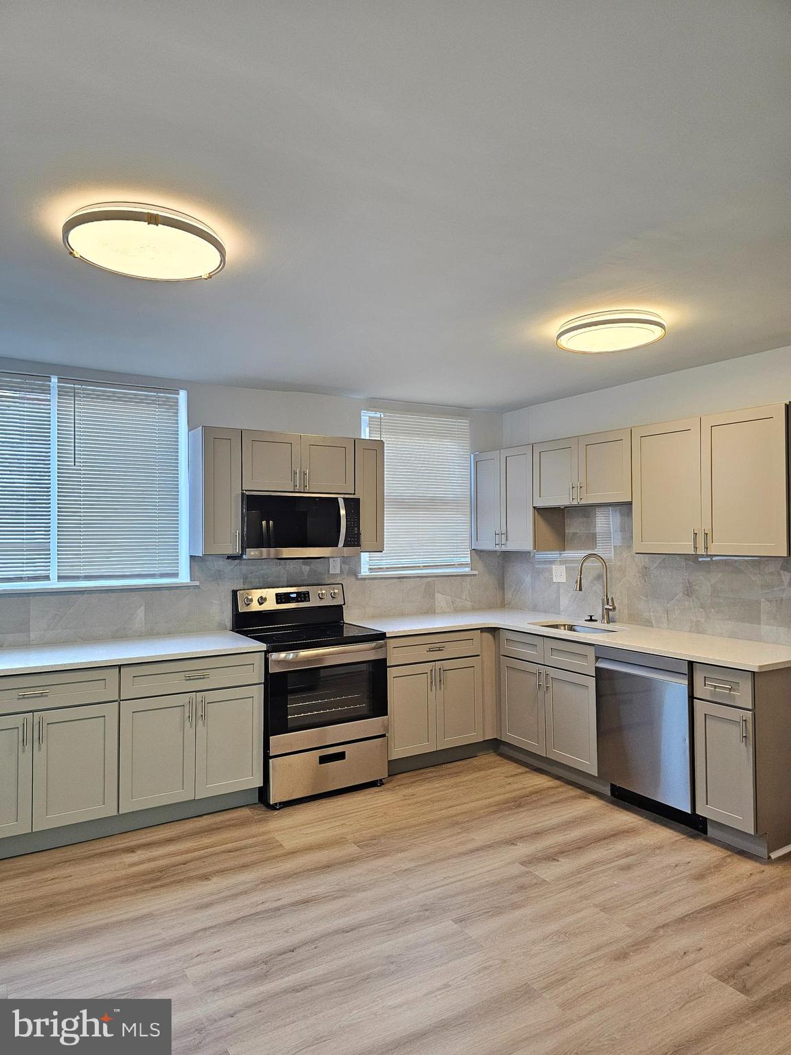 OXFORD CIRCLE - Residential