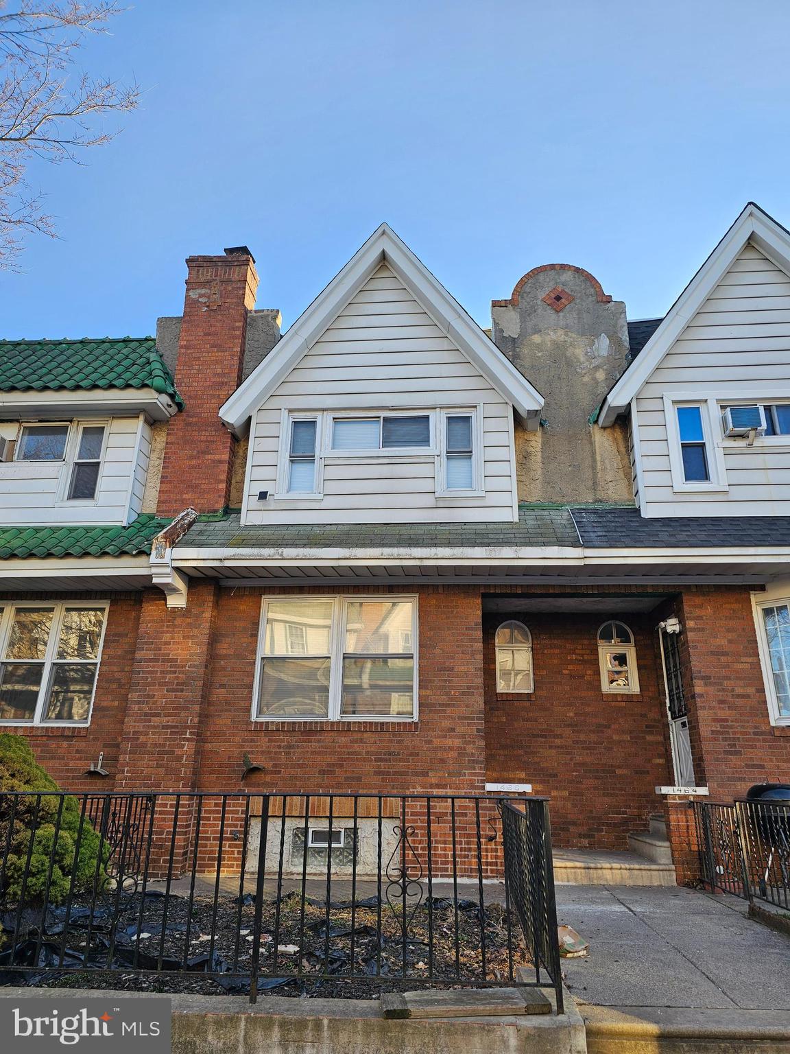 OXFORD CIRCLE - Residential