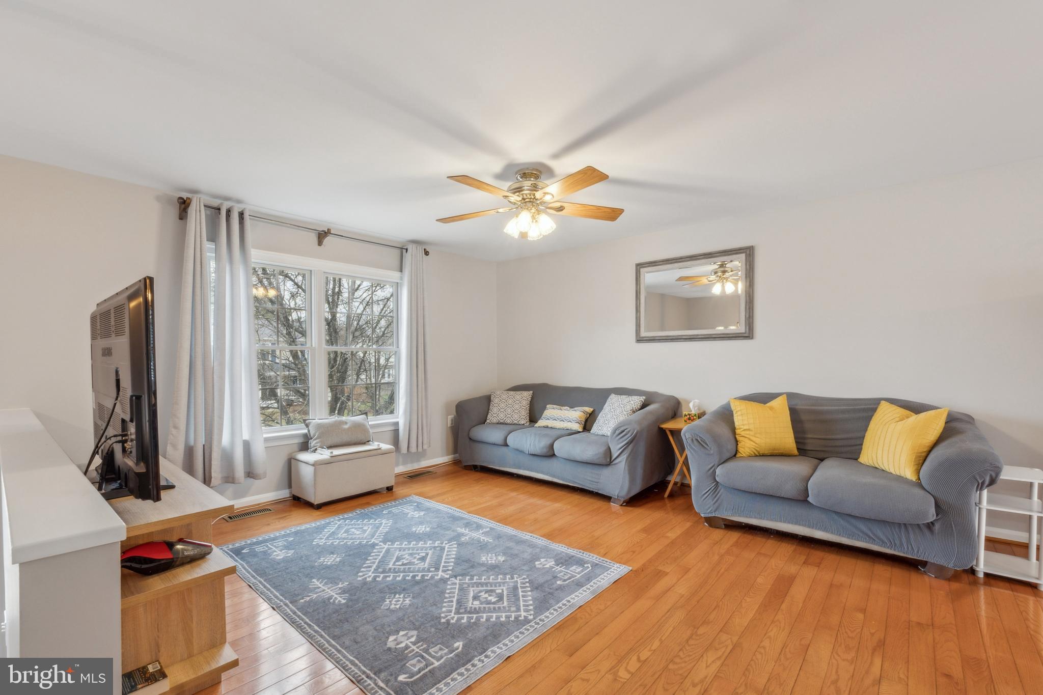 KINGSTON CHASE - Residential