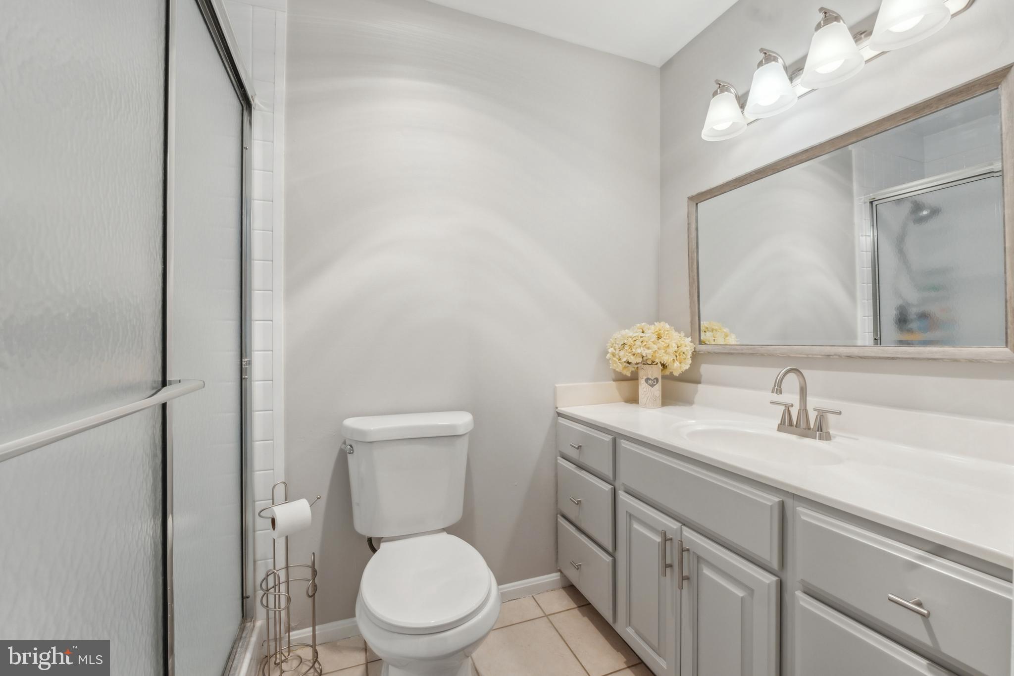 KINGSTON CHASE - Residential