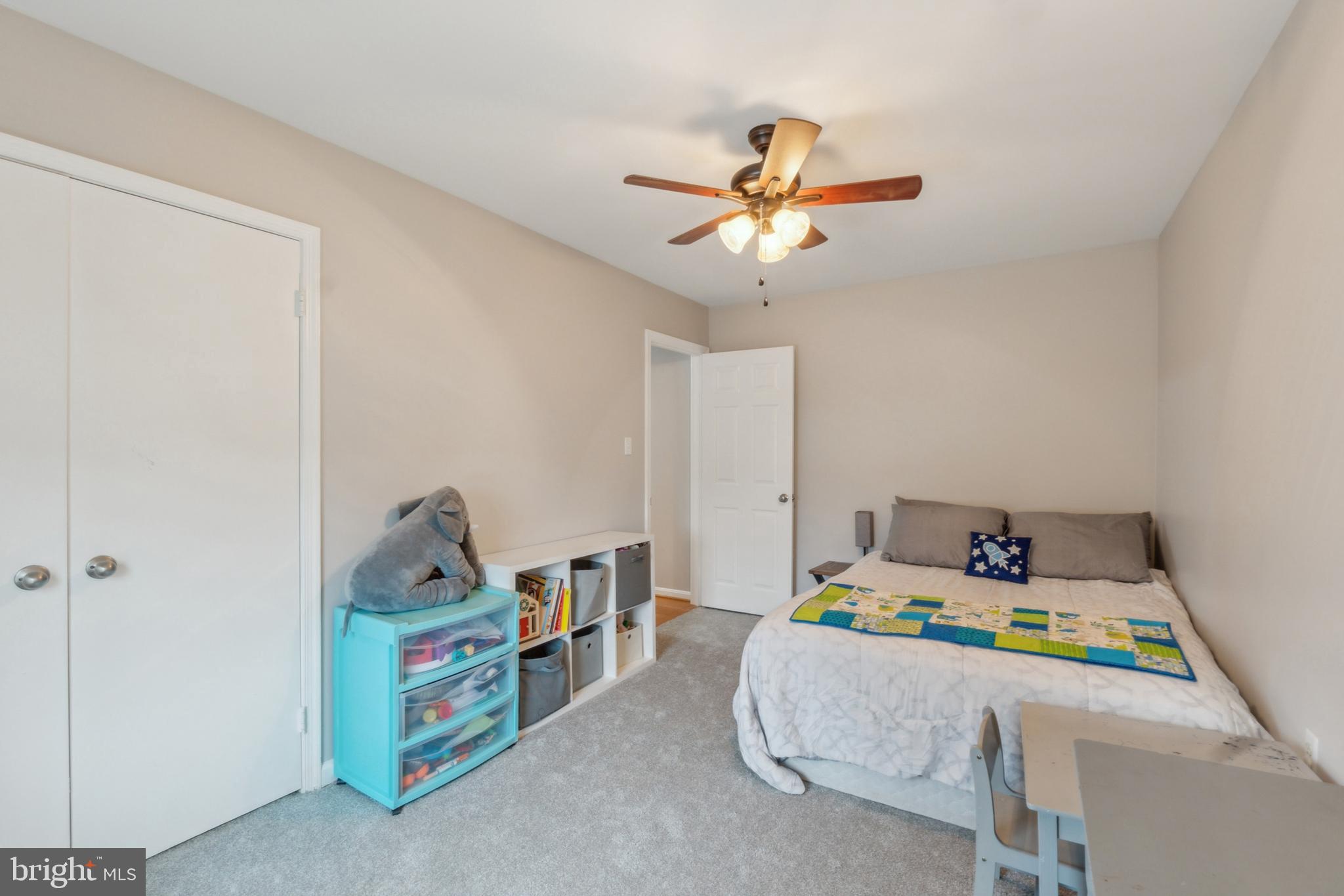 KINGSTON CHASE - Residential