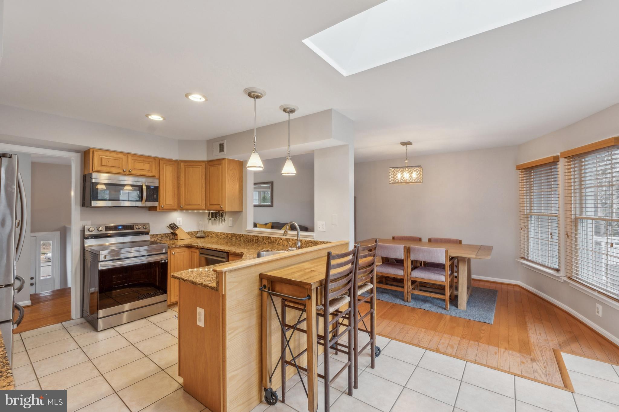 KINGSTON CHASE - Residential