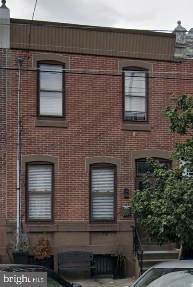 This new listing in the highly sought-after 19125 zip code puts you right in the middle of everything. Just minutes from all the restaurants, shopping, and nightlife that make this area so popular.

The property is in need of renovations, but that’s where the opportunity lies. Perfect for a buyer looking to bring their own vision to life and build real equity in a prime location.

Whether you’re an investor or a homeowner ready to create something of your own, this one has serious upside.