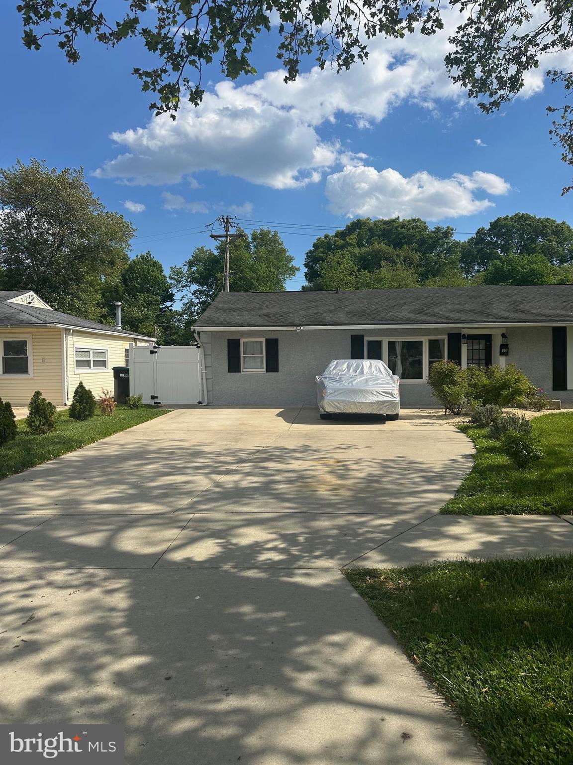This is a great starter home located in Brookside. It features three bedrooms, one bathroom, and a large family room. There is a spacious eat-in kitchen with a dining area. The yard is nicely landscaped and completely fenced in. All freshly painted.