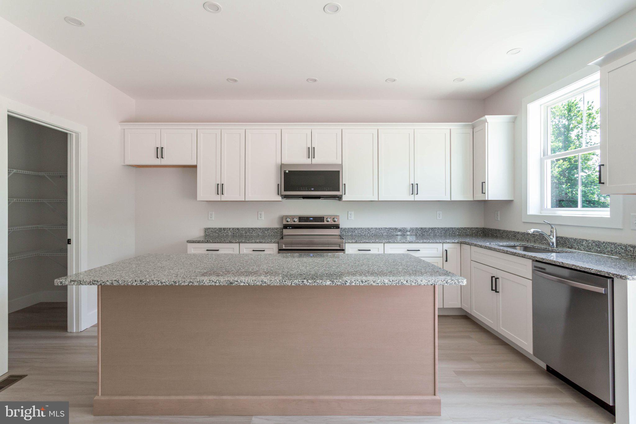 BUTTONWOOD - Residential