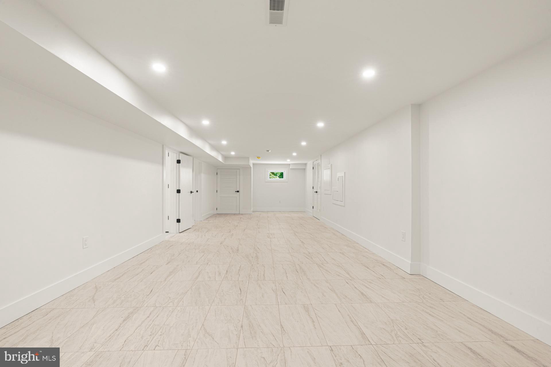 HUNTINGDON VALLEY - Residential