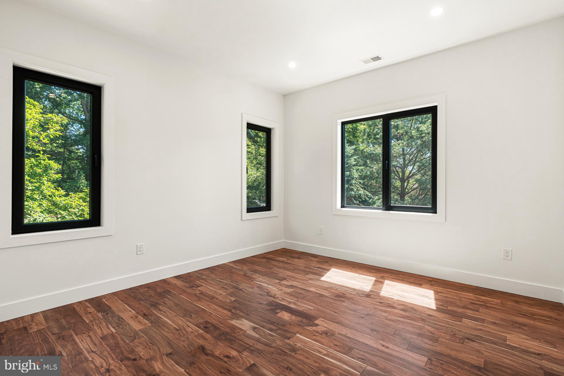 HUNTINGDON VALLEY - Residential