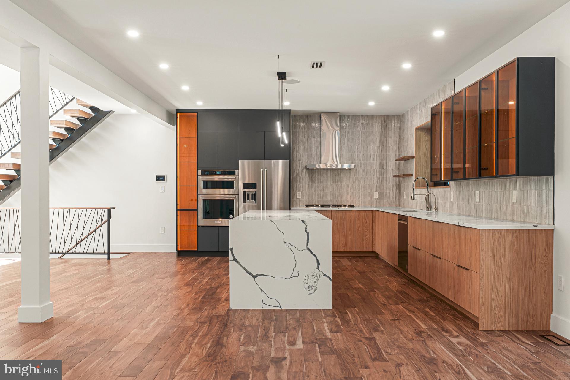 HUNTINGDON VALLEY - Residential