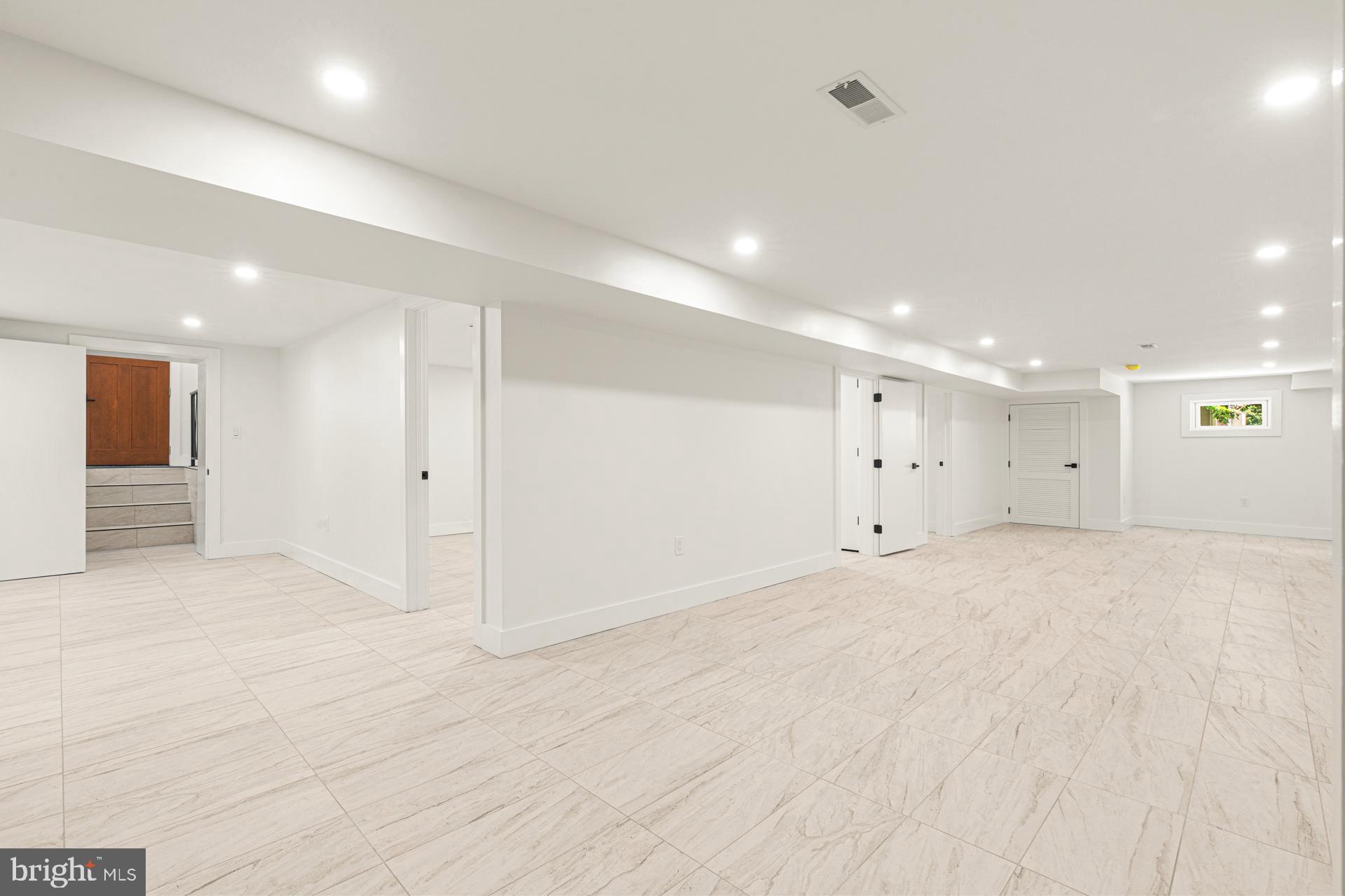 HUNTINGDON VALLEY - Residential